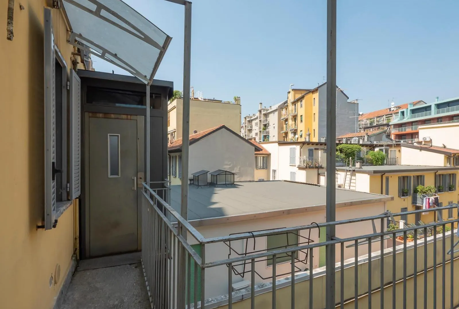 Canonica Brick Apartment Milan